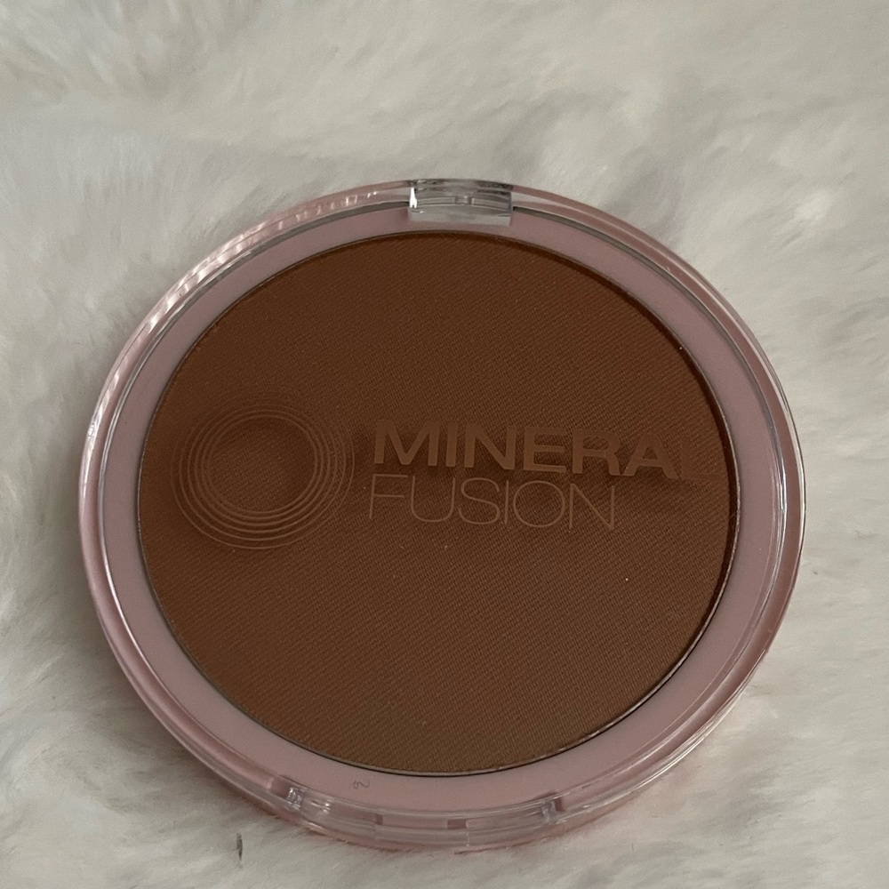 Mineral Fusion pressed powder foundation DEEP COCOA 3 new!